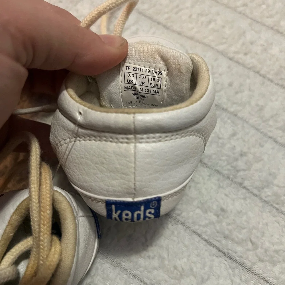 VINTAGE KEDS 21st Century Baby White Stork Embroidered Crib Shoes Size 3 Soft